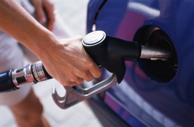 Компания «Лукойл» начала выпускать бензин нового экологического стандарта Евро-6